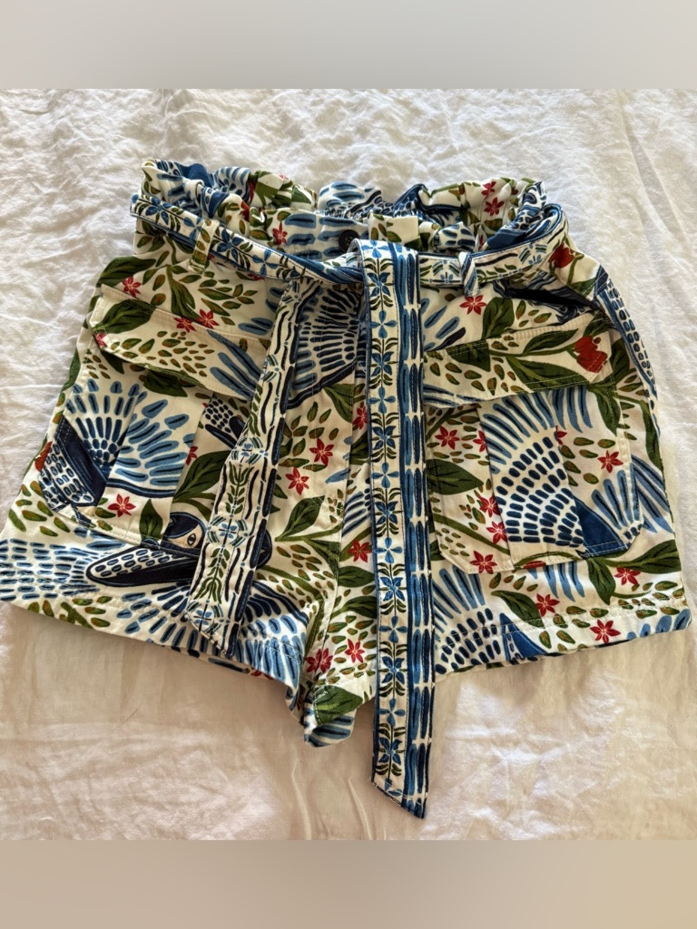 FARM RIO Macaw Flight Shorts Sz L